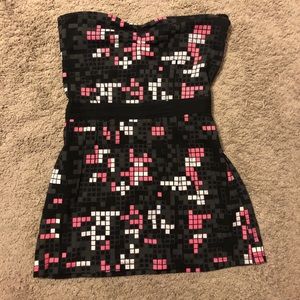 ⬛️⬜️💗Black, White & Pink Strapless Dress